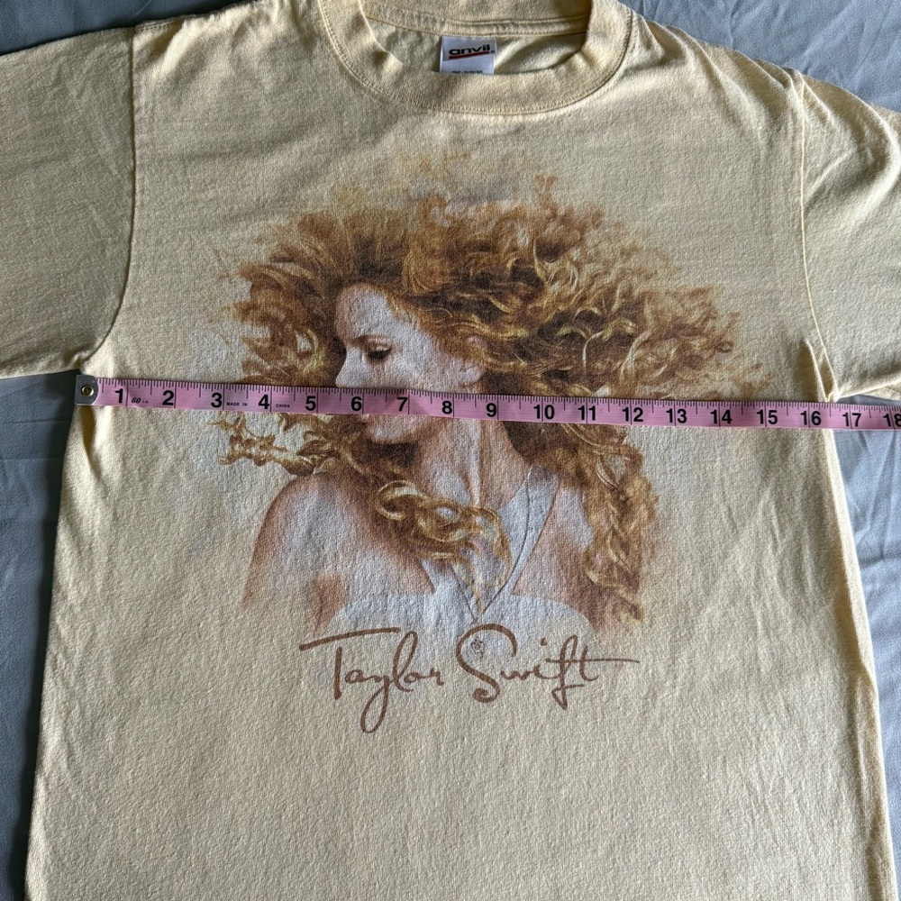 Taylor Swift Vintage Fearless 2009 Y2K Tour T-Shirt Anvil Tag Size Small - Picture 8 of 8